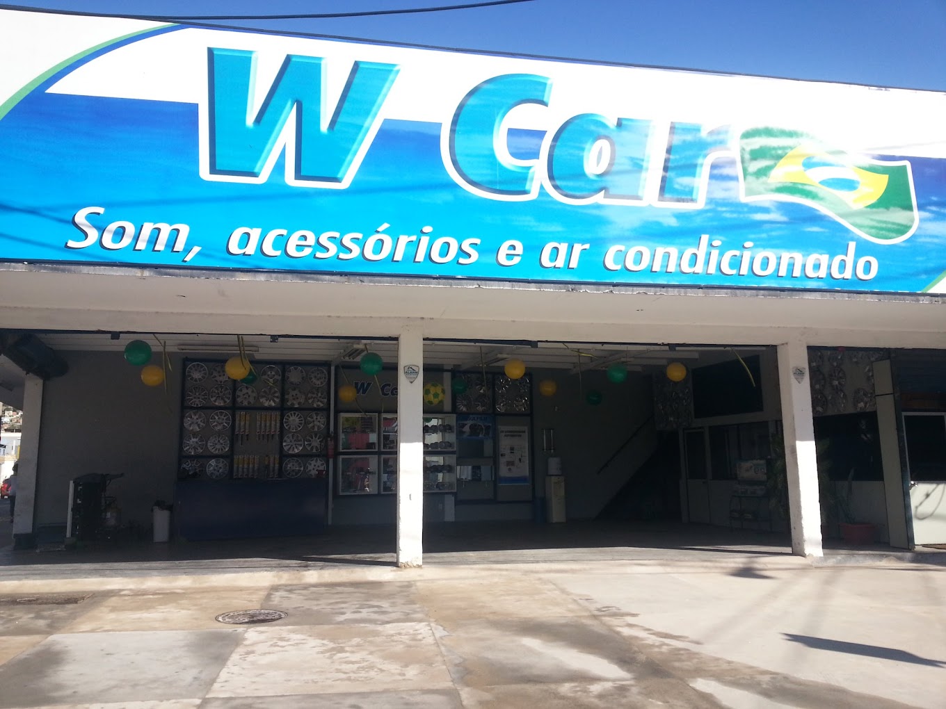 Fachada da loja W Car na Avenida Vitória